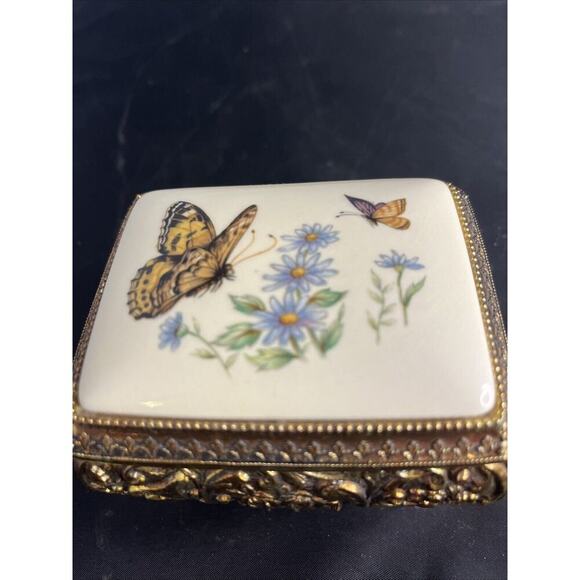 Vtg Westland Metal Trinket Music Box Butterflies Floral Porcelain Top Japan - Picture 6 of 9